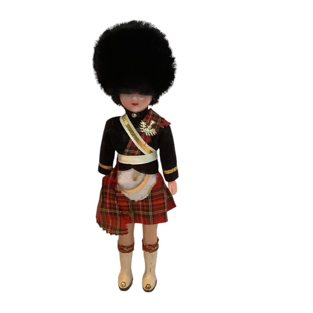 Vtg Scottish Guard Soldier Doll In Traditional Outfit With Bearskin Hat & Tartan
